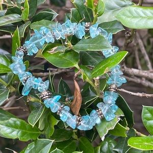 💎 Ocean Blue Chip Bead Bracelet Set